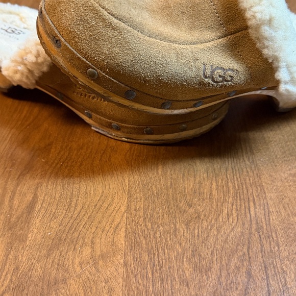 Vintage Ugg Tan Sheepskin Lined Wood Soled Clogs size 7/38 - Picture 10 of 16